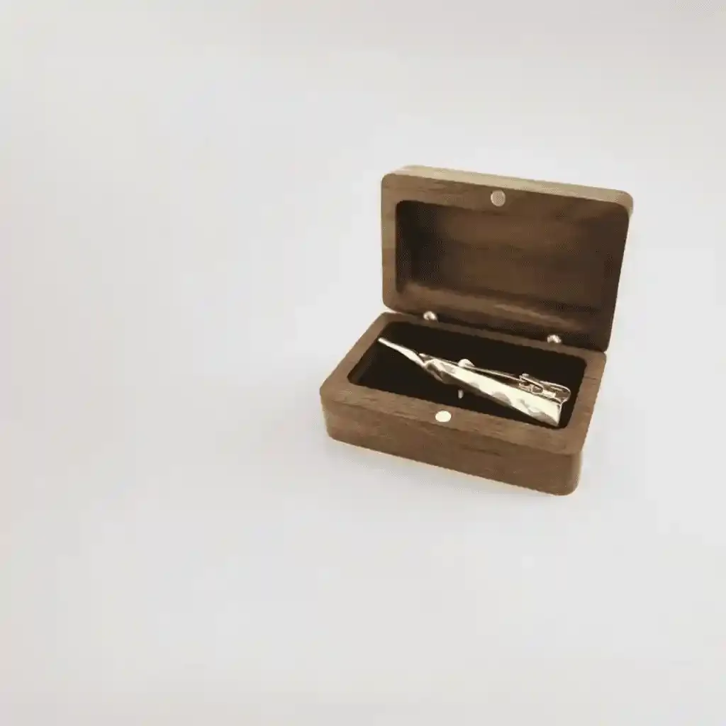 Solid Walnut Wood Tie Clip Decorative Storage Gift Box – Exquisite Small Gift 2