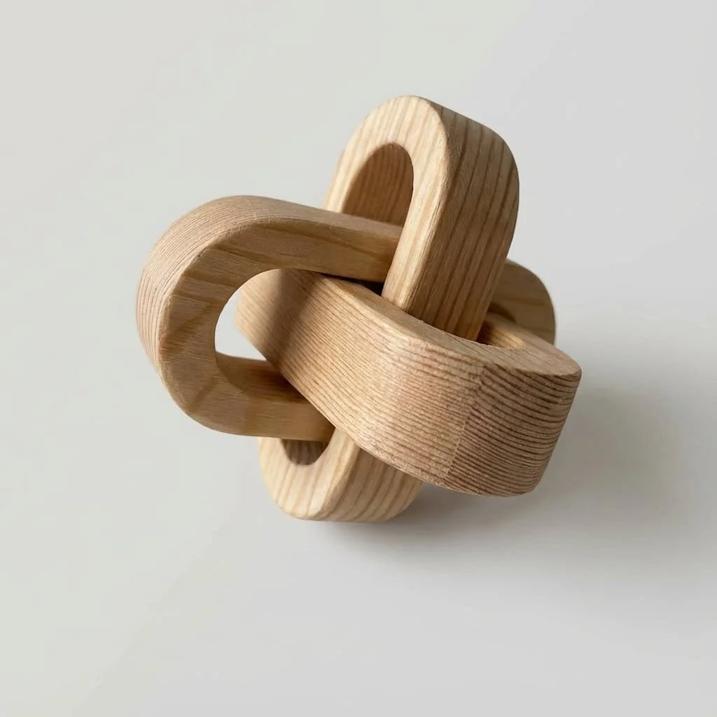 Solid Pine Wood Knot Decor — Interlocking Link Ornament 2