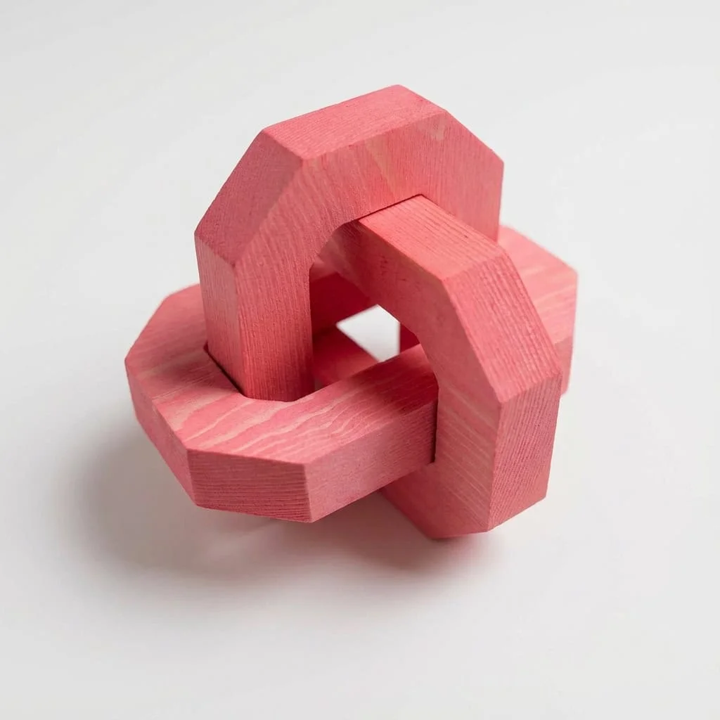 Solid Pine 3-Link Interlocking Knot Decor 2