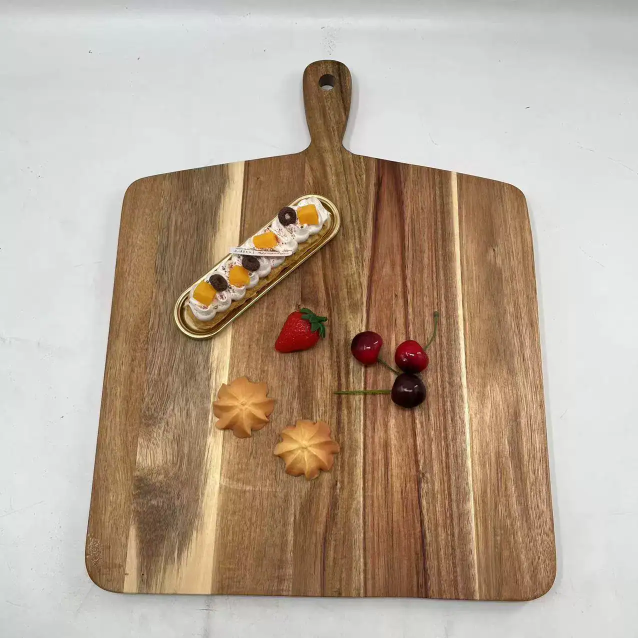 Acacia Wood Cutting Board with Handle for Kitchen and Restaurant Use 4