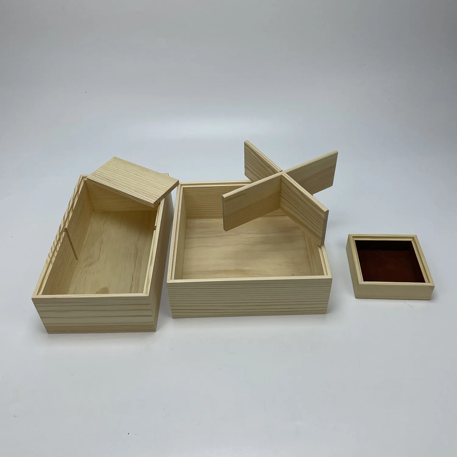 Custom Wooden Packaging Boxes with Paper Lids and Dividers 2
