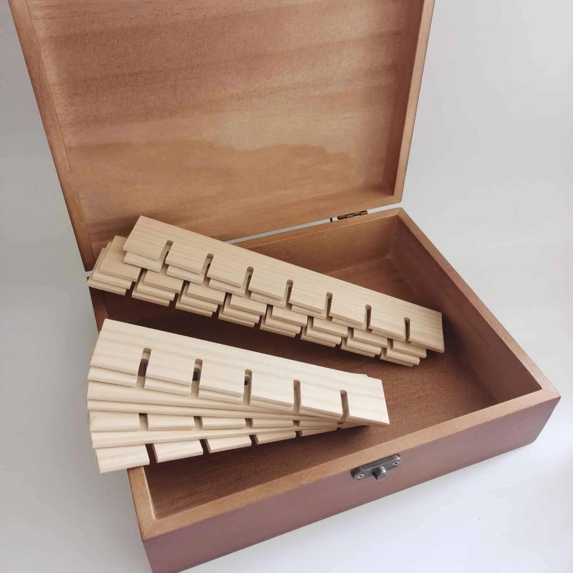 Custom Wooden Essential Oil Storage Case for Buyers 2