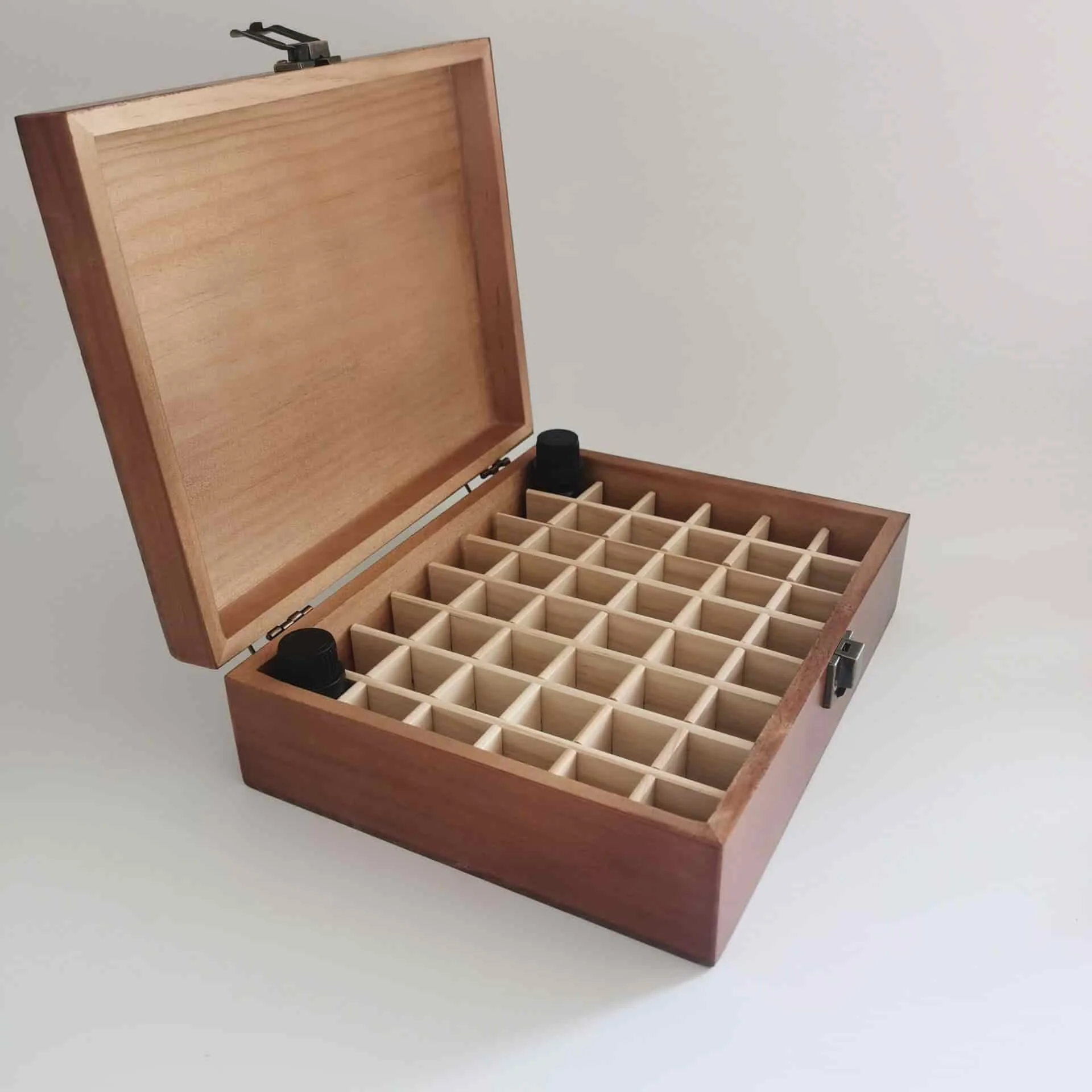 Custom Wooden Essential Oil Storage Case for Buyers 3